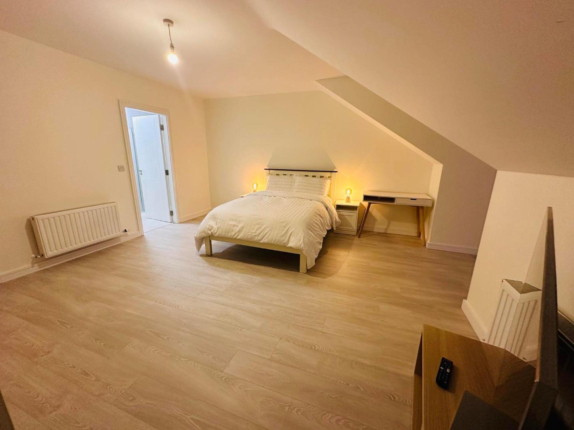 King Room With Ensuite In Dublin Clondalkin Exterior photo